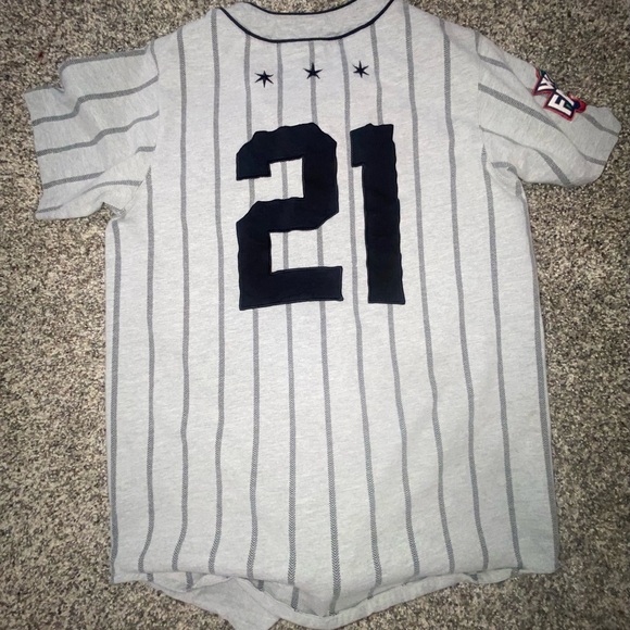 FAMOUS STARS AND STRAPS BASEBALL JERSEY GREY PINSTRIPES - Picture 3 of 3